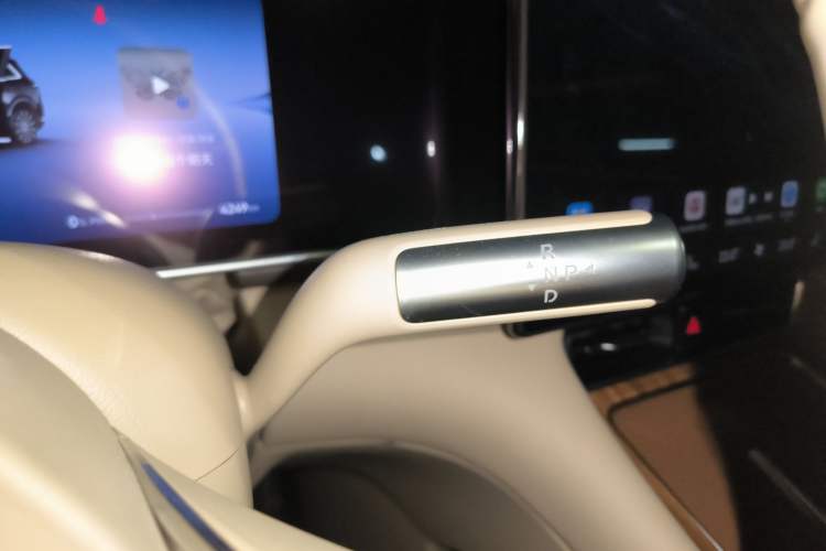 Used Hima AITO M7 2026 Model Pure Electric Max All-Wheel Drive 5-Seater Version Gear Lever