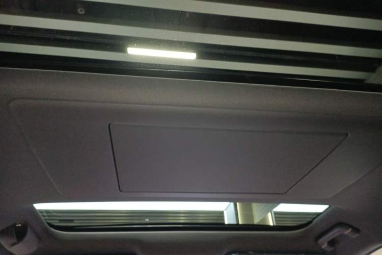 Used Hima AITO M7 2026 Model Range-Extending Pro+ All-Wheel Drive 5-Seater Version Headliner