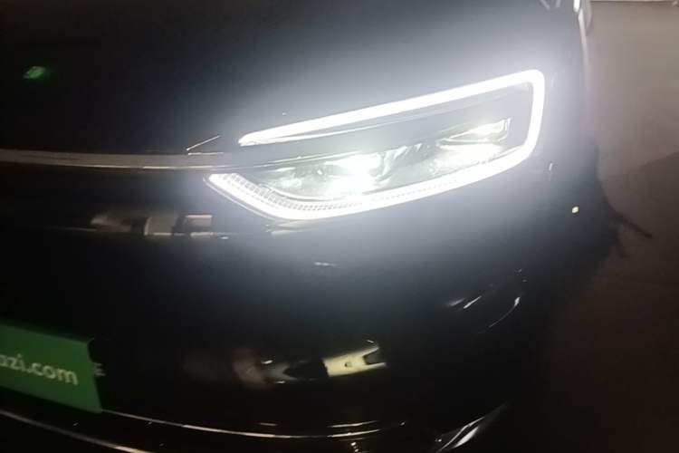 Used Hima AITO M7 2026 Model Range-Extending Max All-Wheel Drive 5-Seater Version Left Front Headlight