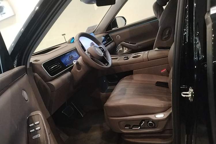Used Hima AITO M7 2026 Model Range-Extending Ultra All-Wheel Drive 5-Seater Version Left Front Seat