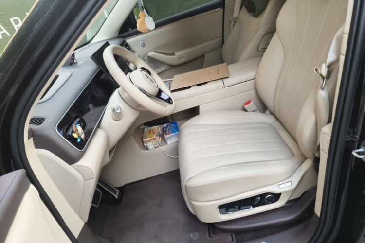 Used Hima AITO M7 2026 Model Range-Extending Ultra All-Wheel Drive 6-Seater Version Left Front Seat