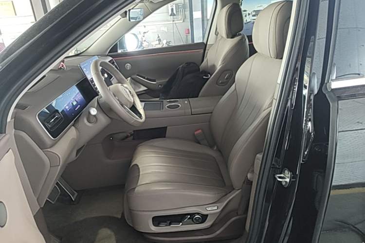 Used Hima AITO M7 2026 Model Range-Extending Ultra All-Wheel Drive 6-Seater Version Left Front Seat