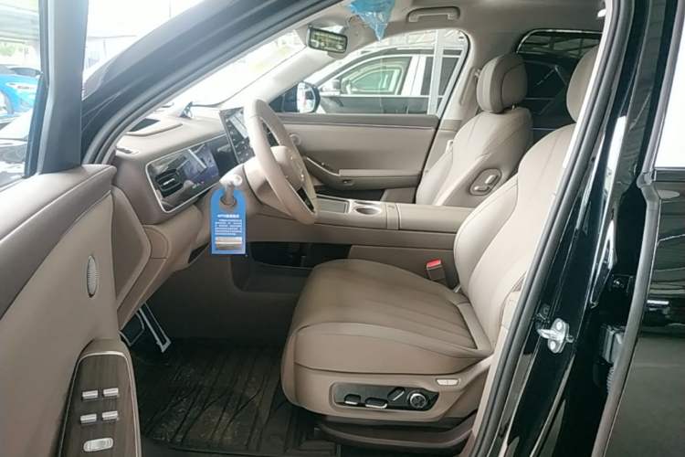 Used Hima AITO M7 2026 Model Range-Extending Ultra All-Wheel Drive 6-Seater Version Left Front Seat