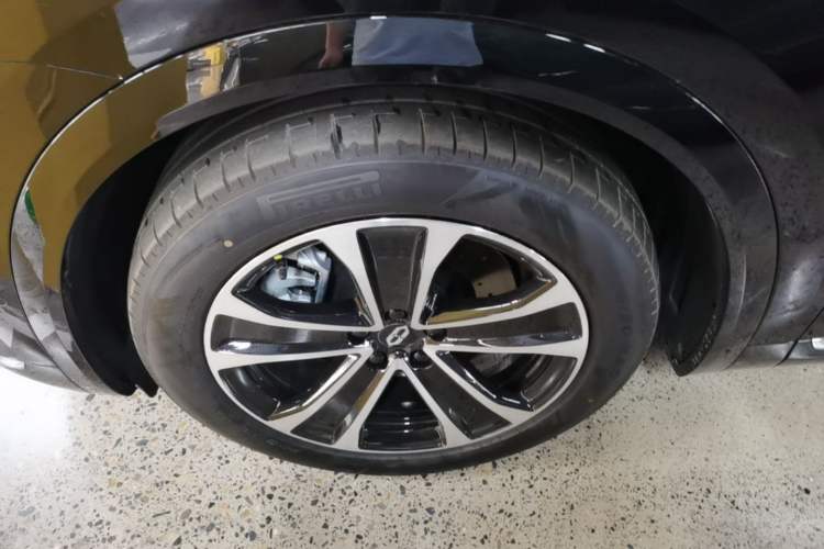 Used Hima AITO M7 2026 Model Range-Extending Max All-Wheel Drive 5-Seater Version Left Front Wheel Hub