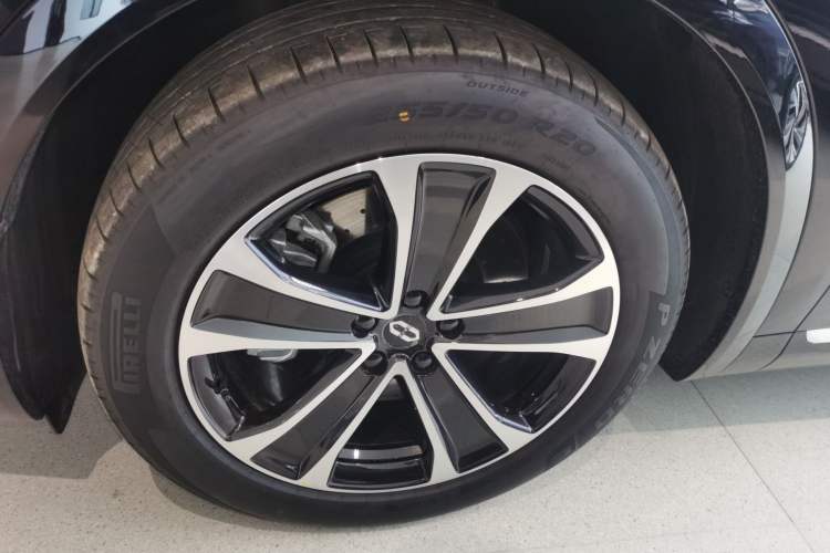 Used Hima AITO M7 2026 Model Range-Extending Max All-Wheel Drive 5-Seater Version Left Front Wheel Hub