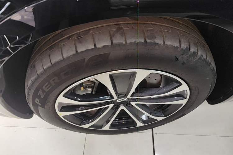 Used Hima AITO M7 2026 Model Range-Extending Ultra All-Wheel Drive 5-Seater Version Left Front Wheel Hub