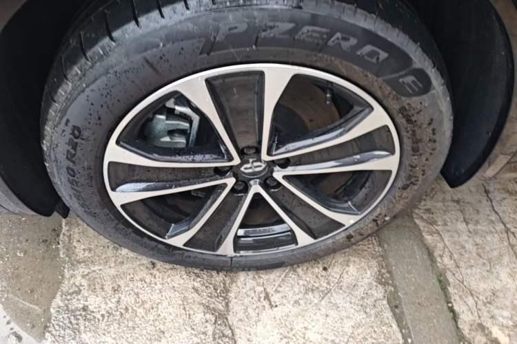 Used Hima AITO M7 2026 Model Range-Extending Max All-Wheel Drive 5-Seater Version Left Front Wheel Hub
