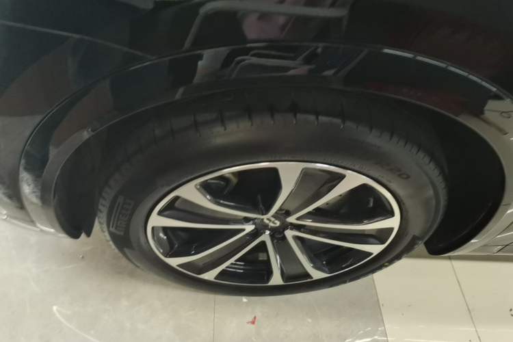 Used Hima AITO M7 2026 Model Pure Electric Max Long Range 6-Seater Version Left Front Wheel Hub