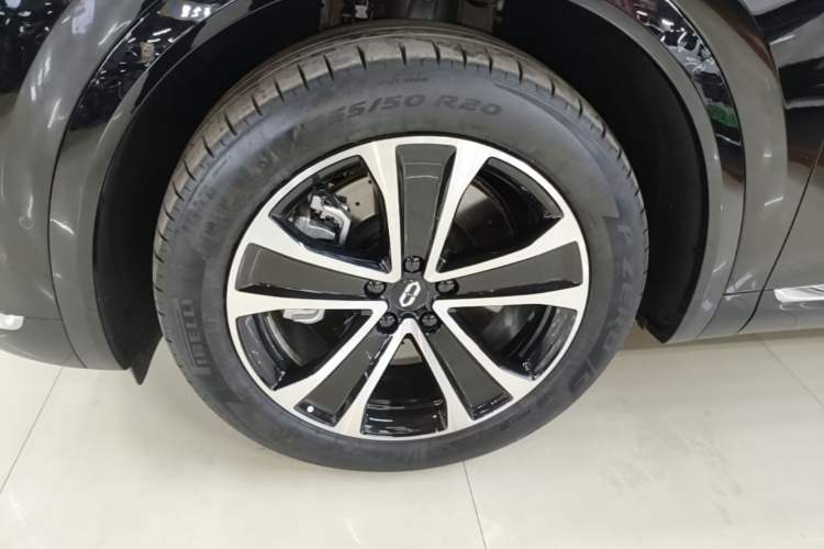 Used Hima AITO M7 2026 Model Range-Extending Max All-Wheel Drive 5-Seater Version Left Front Wheel Hub