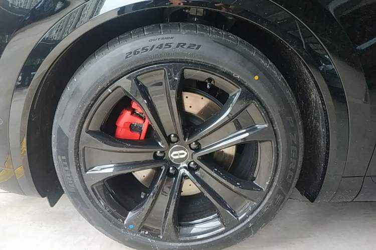 Used Hima AITO M7 2026 Model Range-Extending Ultra All-Wheel Drive 6-Seater Version Left Front Wheel Hub