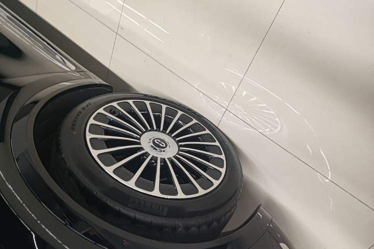 Used Hima AITO M7 2026 Model Range-Extending Max All-Wheel Drive 5-Seater Version Left Front Wheel Hub