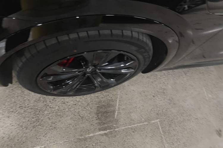 Used Hima AITO M7 2026 Model Range-Extending Ultra All-Wheel Drive 6-Seater Version Left Front Wheel Hub