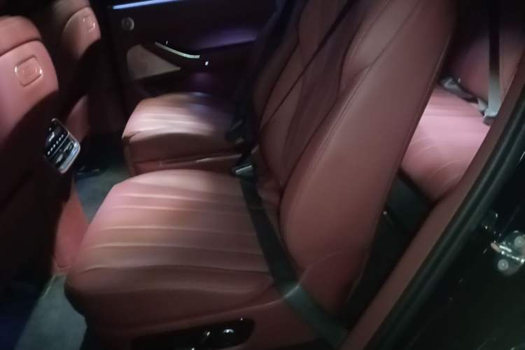 Used Hima AITO M7 2026 Model Range-Extending Max All-Wheel Drive 5-Seater Version Left Rear Seat