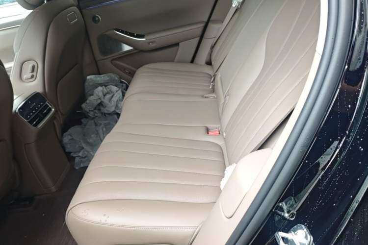 Used Hima AITO M7 2026 Model Range-Extending Max All-Wheel Drive 5-Seater Version Left Rear Seat