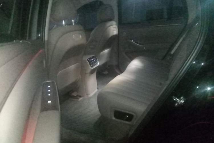Used Hima AITO M7 2026 Model Range-Extending Max All-Wheel Drive 5-Seater Version Left Rear Seat