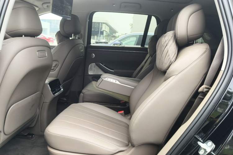 Used Hima AITO M7 2026 Model Range-Extending Ultra All-Wheel Drive 6-Seater Version Left Rear Seat