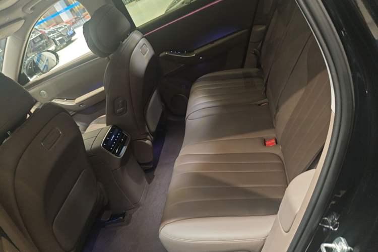 Used Hima AITO M7 2026 Model Range-Extending Max All-Wheel Drive 5-Seater Version Left Rear Seat