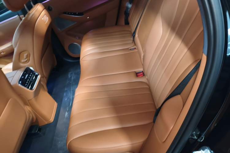 Used Hima AITO M7 2026 Model Range-Extending Max All-Wheel Drive 5-Seater Version Left Rear Seat