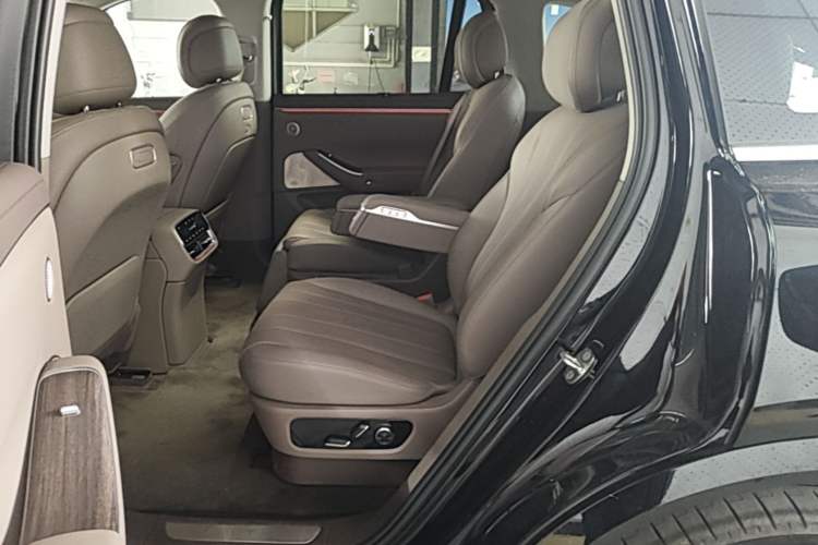 Used Hima AITO M7 2026 Model Range-Extending Ultra All-Wheel Drive 6-Seater Version Left Rear Seat
