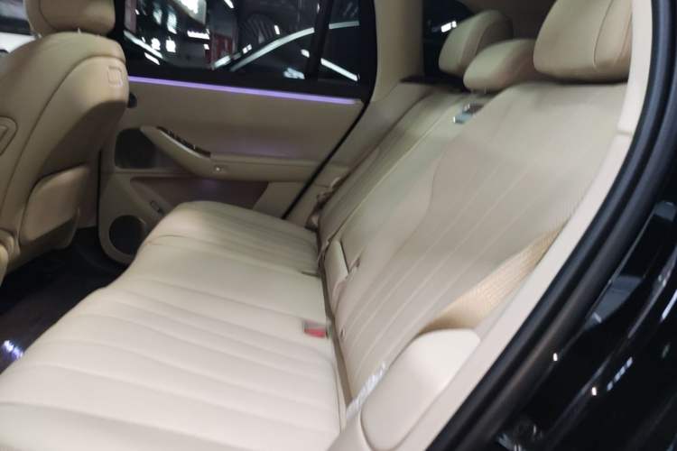Used Hima AITO M7 2026 Model Range-Extending Max All-Wheel Drive 5-Seater Version Left Rear Seat