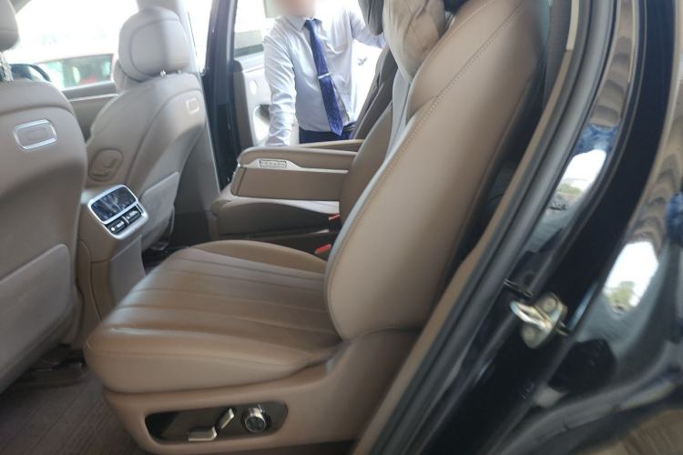 Used Hima AITO M7 2026 Model Range-Extending Ultra All-Wheel Drive 6-Seater Version Left Rear Seat