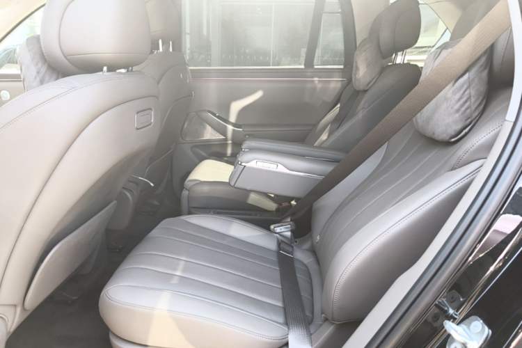 Used Hima AITO M7 2026 Model Range-Extending Max All-Wheel Drive 6-Seater Version Left Rear Seat