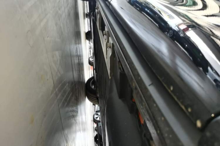 Used Hima AITO M7 2026 Model Range-Extending Max All-Wheel Drive 5-Seater Version Left Side Sill