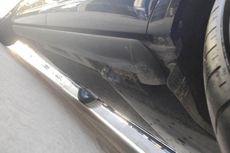 Used Hima AITO M7 2026 Model Range-Extending Ultra All-Wheel Drive 5-Seater Version Left Side Sill