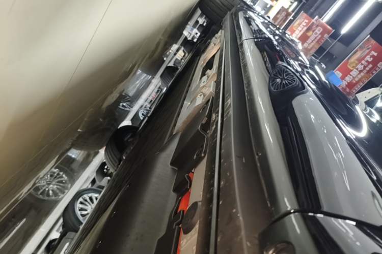 Used Hima AITO M7 2026 Model Range-Extending Max All-Wheel Drive 5-Seater Version Left Side Sill