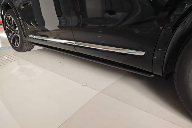Used Hima AITO M7 2026 Model Range-Extending Max All-Wheel Drive 6-Seater Version Left Side Sill