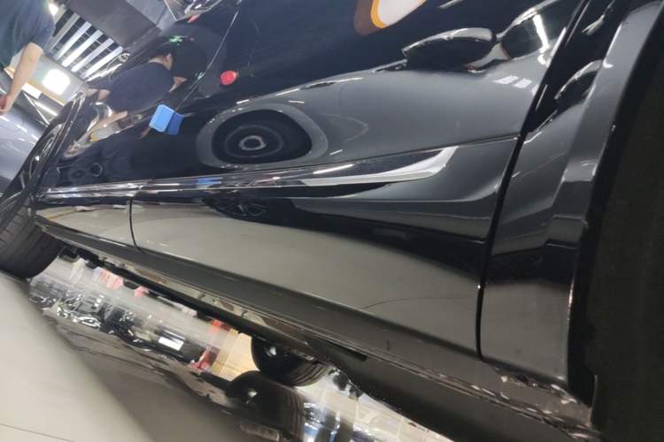 Used Hima AITO M7 2026 Model Range-Extending Max All-Wheel Drive 5-Seater Version Left Side Sill