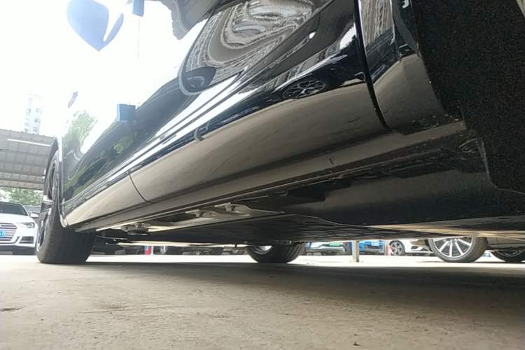 Used Hima AITO M7 2026 Model Range-Extending Ultra All-Wheel Drive 6-Seater Version Left Side Sill