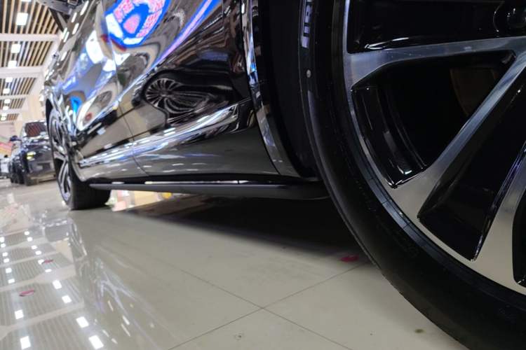 Used Hima AITO M7 2026 Model Range-Extending Ultra All-Wheel Drive 5-Seater Version Left Side Sill