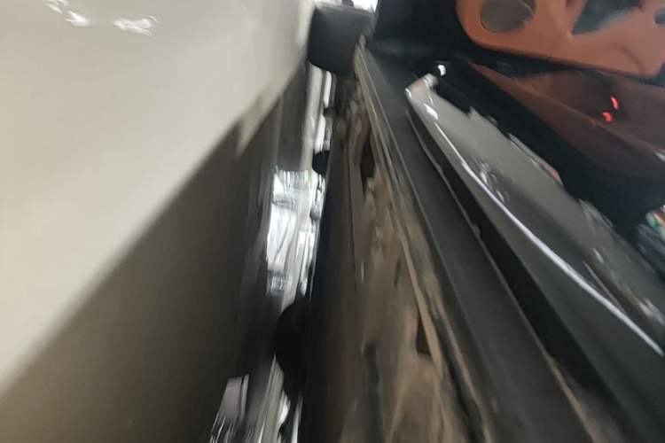 Used Hima AITO M7 2026 Model Range-Extending Max All-Wheel Drive 5-Seater Version Left Side Sill