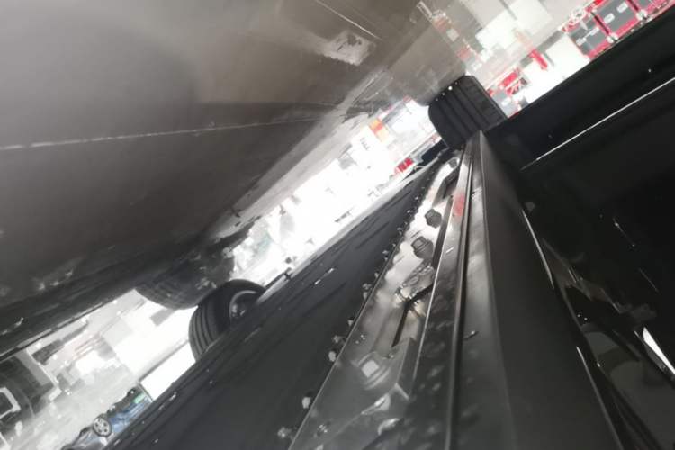 Used Hima AITO M7 2026 Model Pure-Electric Max Long-Range Edition, 6-seater (896-line LiDAR) Left Side Sill