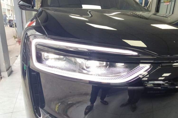 Used Hima AITO M7 2026 Model Range-Extending Ultra All-Wheel Drive 5-Seater Version Right Front Headlight