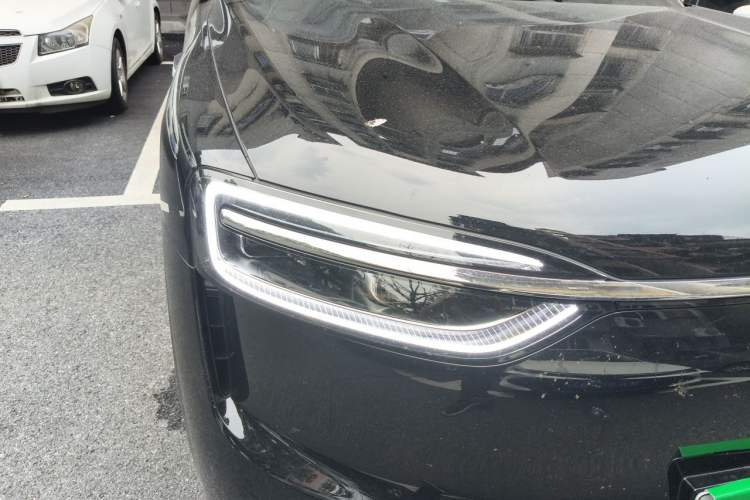 Used Hima AITO M7 2026 Model Range-Extending Max All-Wheel Drive 5-Seater Version Right Front Headlight