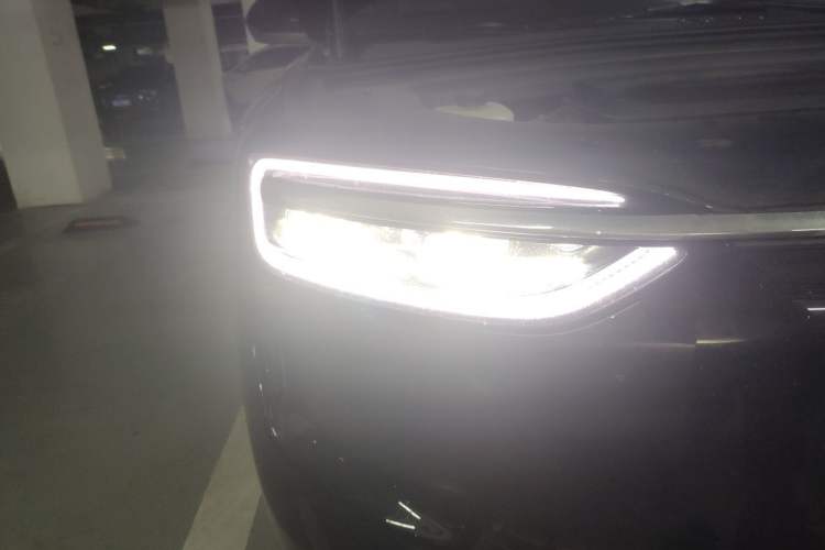 Used Hima AITO M7 2026 Model Range-Extending Max All-Wheel Drive 5-Seater Version Right Front Headlight