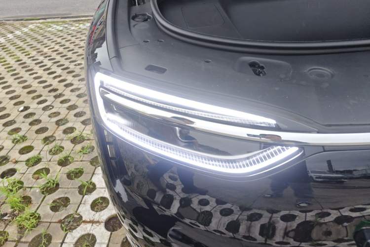 Used Hima AITO M7 2026 Model Pure Electric Max Long Range 6-Seater Version Right Front Headlight