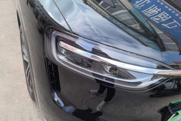 Used Hima AITO M7 2026 Model Range-Extending Max All-Wheel Drive 6-Seater Version Right Front Headlight