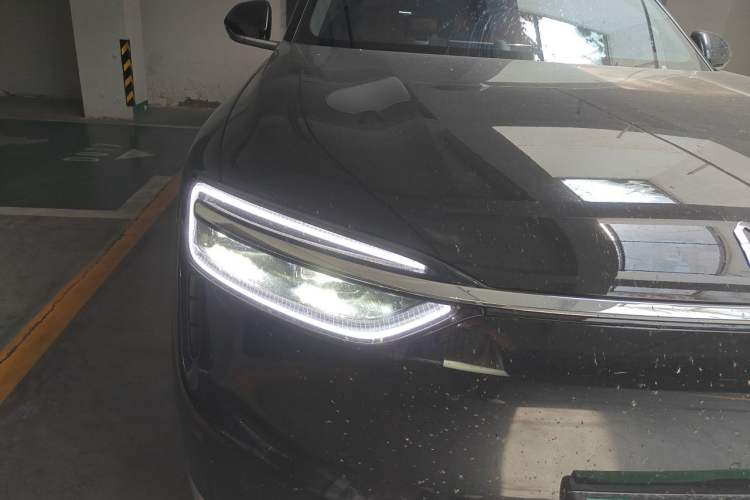 Used Hima AITO M7 2026 Model Range-Extending Max All-Wheel Drive 5-Seater Version Right Front Headlight