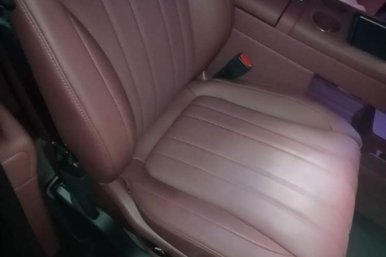 Used Hima AITO M7 2026 Model Range-Extending Max All-Wheel Drive 5-Seater Version Right Front Seat