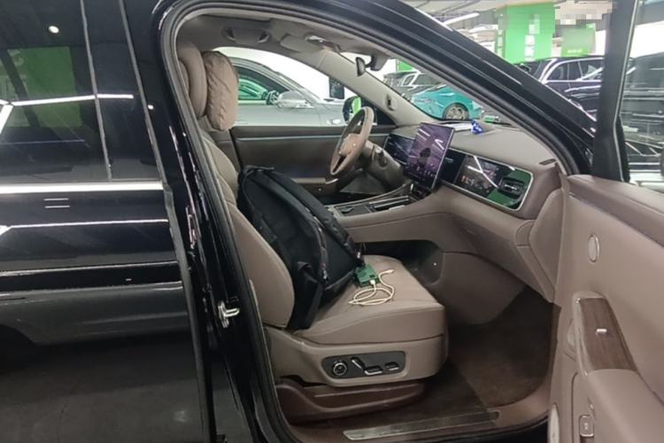 Used Hima AITO M7 2026 Model Range-Extending Ultra All-Wheel Drive 5-Seater Version Right Front Seat