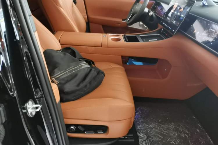Used Hima AITO M7 2026 Model Range-Extending Max All-Wheel Drive 5-Seater Version Right Front Seat