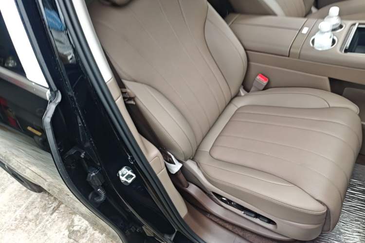 Used Hima AITO M7 2026 Model Range-Extending Max All-Wheel Drive 5-Seater Version Right Front Seat