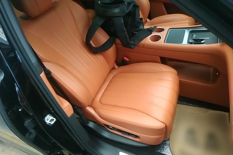 Used Hima AITO M7 2026 Model Range-Extending Pro+ All-Wheel Drive 5-Seater Version Right Front Seat
