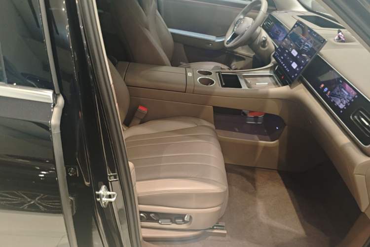 Used Hima AITO M7 2026 Model Range-Extending Max All-Wheel Drive 5-Seater Version Right Front Seat