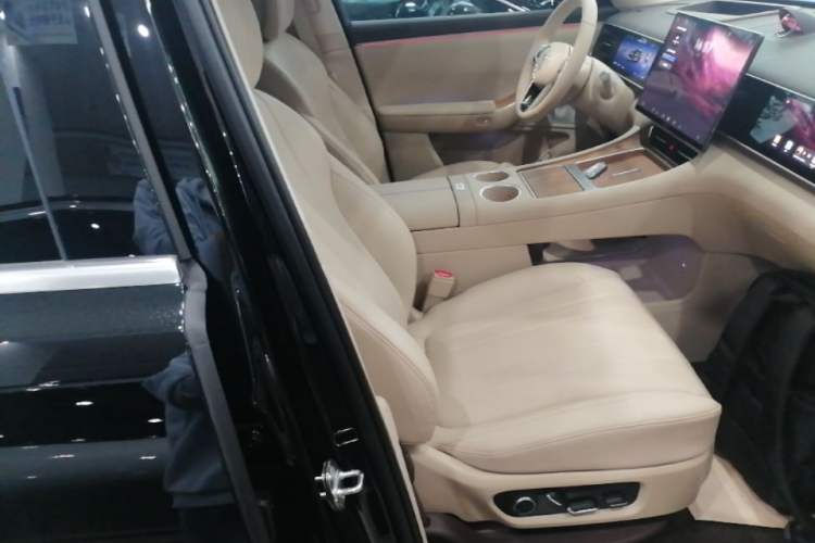 Used Hima AITO M7 2026 Model Range-Extending Max All-Wheel Drive 5-Seater Version Right Front Seat