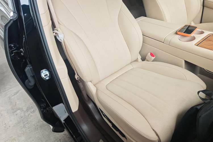 Used Hima AITO M7 2026 Model, Range-Extended Max Long-Range Version, 5 Seats Right Front Seat