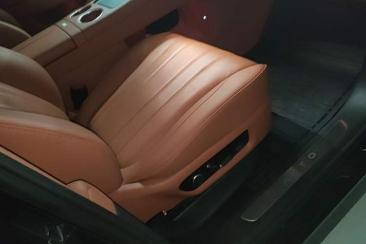Used Hima AITO M7 2026 Model Range-Extending Max All-Wheel Drive 5-Seater Version Right Front Seat